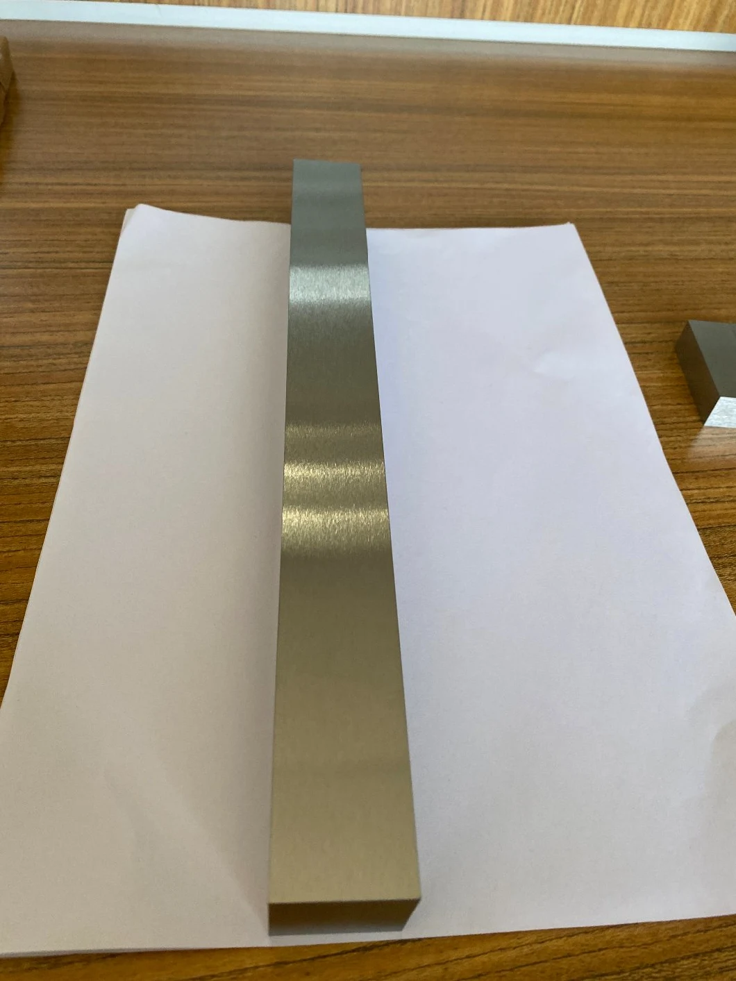 Thinner Pure Molybdenum Sheet, Molybdenum Foil, Polished Molybdenum Plate(Disc), Molybdenum Round Sheet Molybdenum Copper Alloy Mocu Molybdenum 0.3mm and 0.5mm